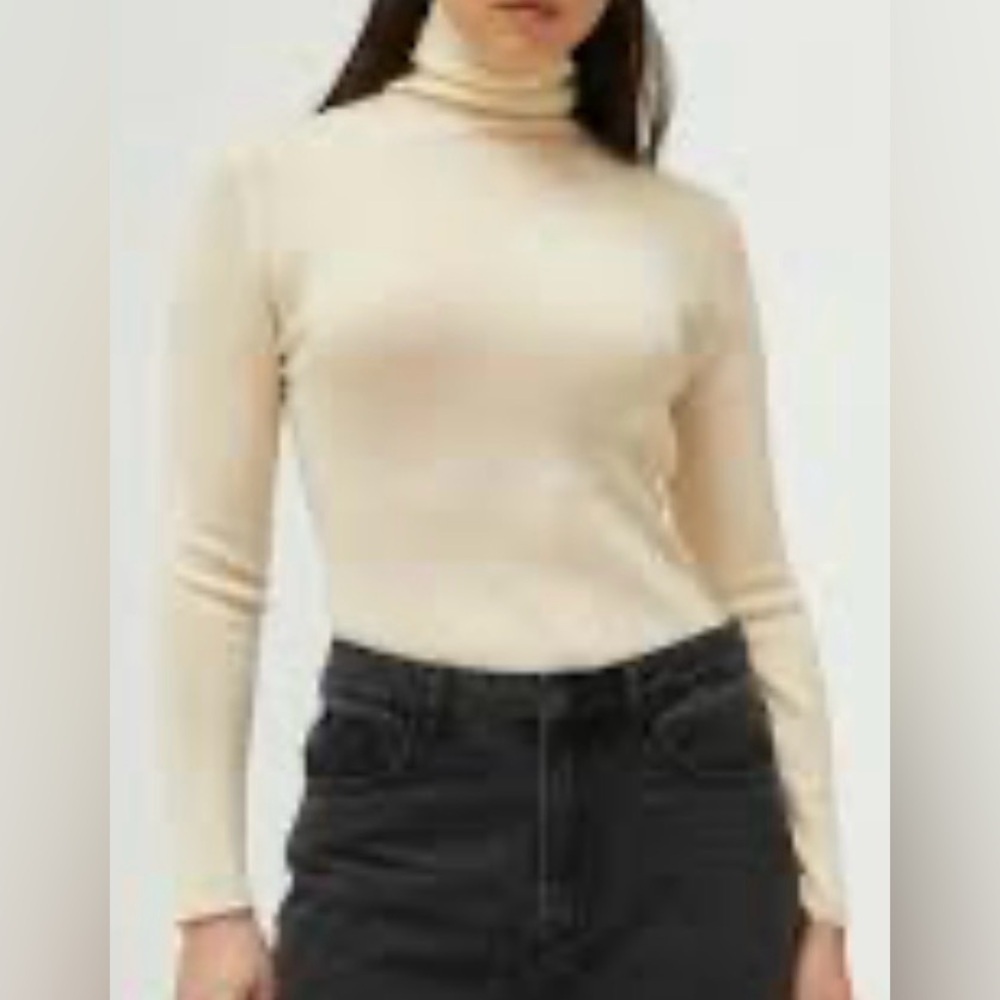 Elegant Cream Turtleneck Sweater